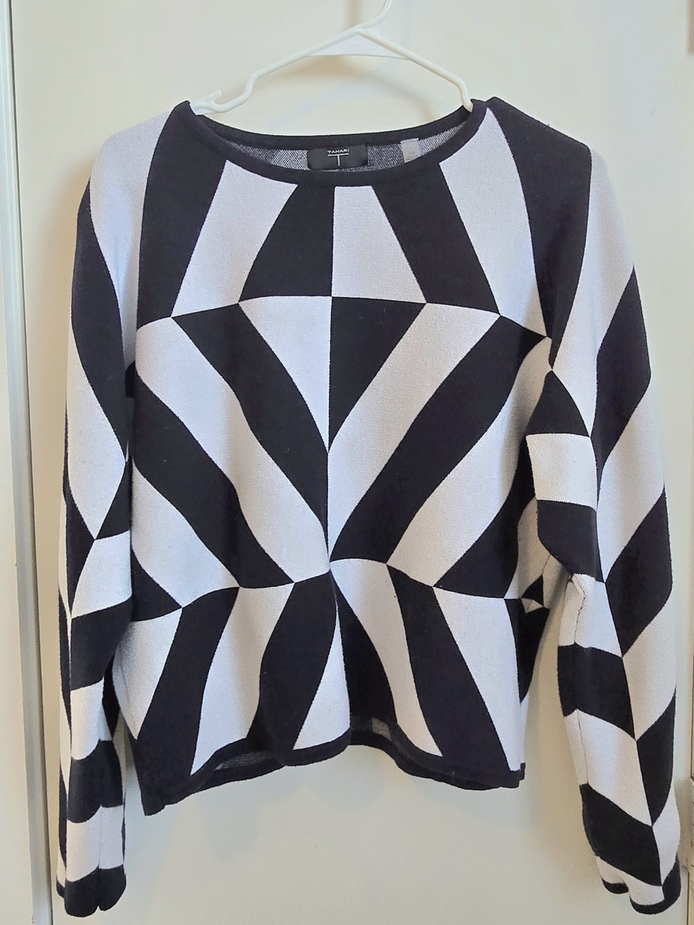 Tahari Navy & White Geometric Crewneck Sweatshirt